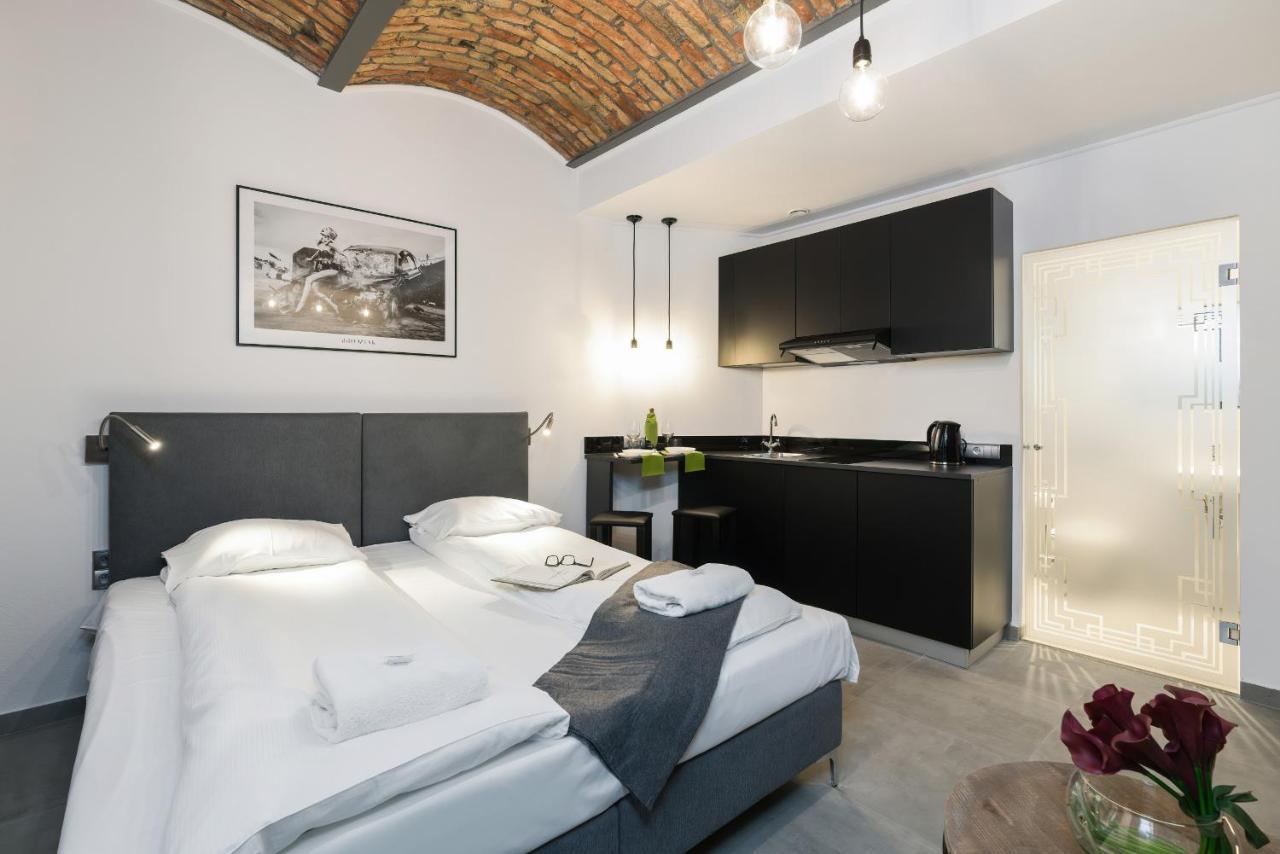 Level -1 Loft Apartments City Center Kopernika พอซนาน ภายนอก รูปภาพ