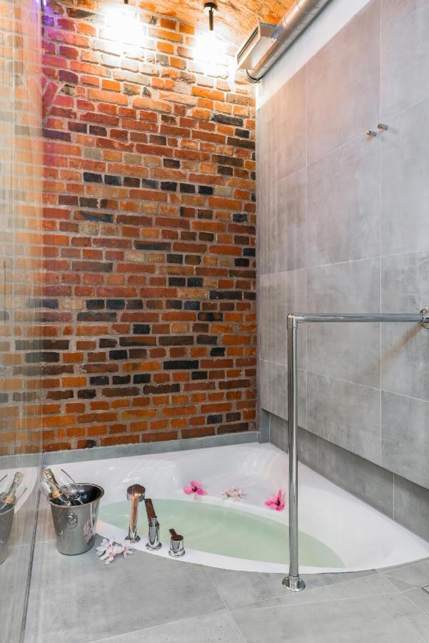 Level -1 Loft Apartments City Center Kopernika พอซนาน ภายนอก รูปภาพ